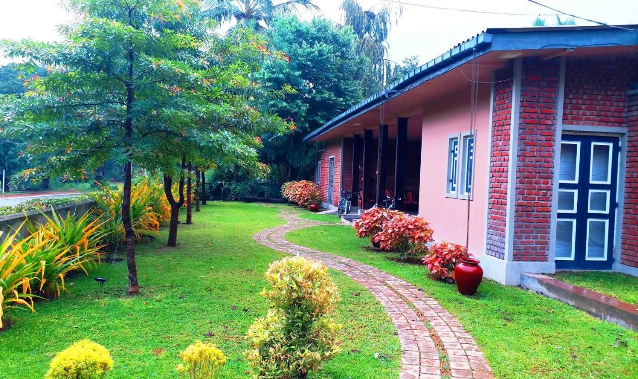 Honey Tree Polonnaruwa Otel Dış mekan fotoğraf